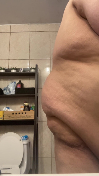 Chubbytits16: Beni duş alıp göğüslerimle oynayacak bir erkeğe ihtiyacım var