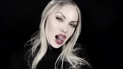 Goddess Misha Goldy: El brillo que anhelas - enganchado por mi brillo de labios...
