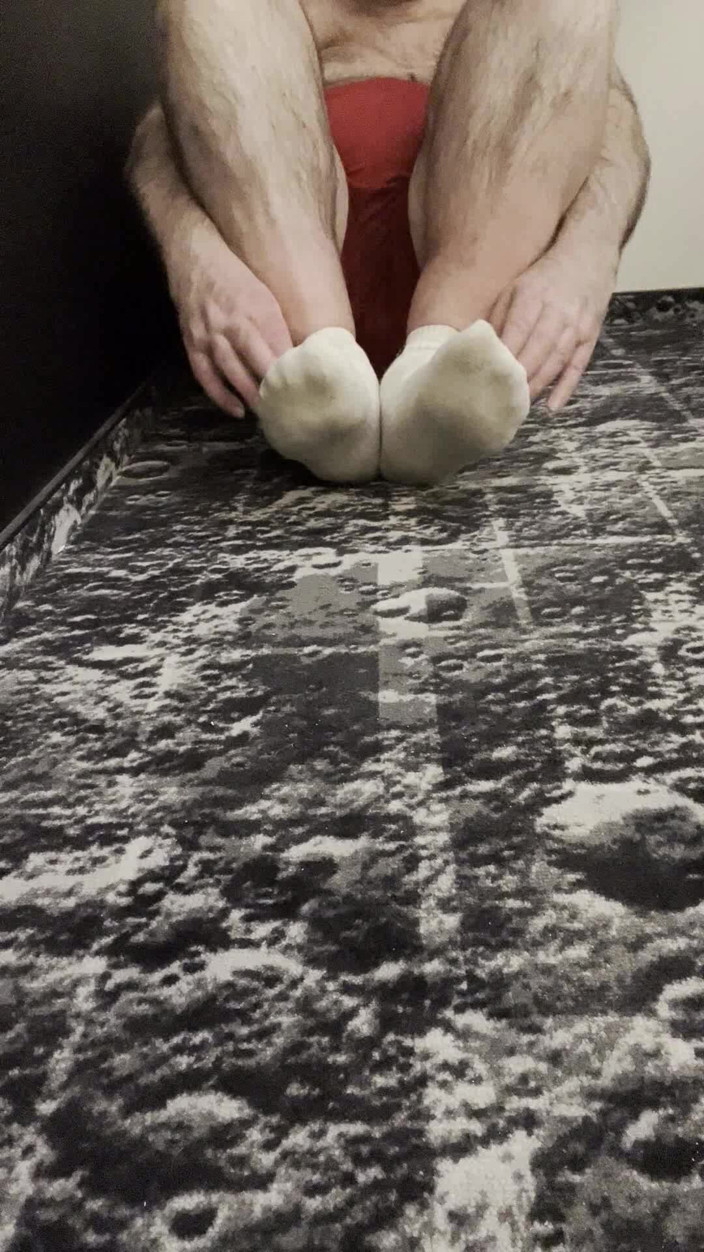 Coach Karl dude lodge: Coach Karl's Feet in His White Socks [8893]