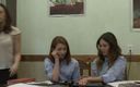 Girlfriends Films: Nieuwsgierige universiteitsmeisjes malen kutjes na de les