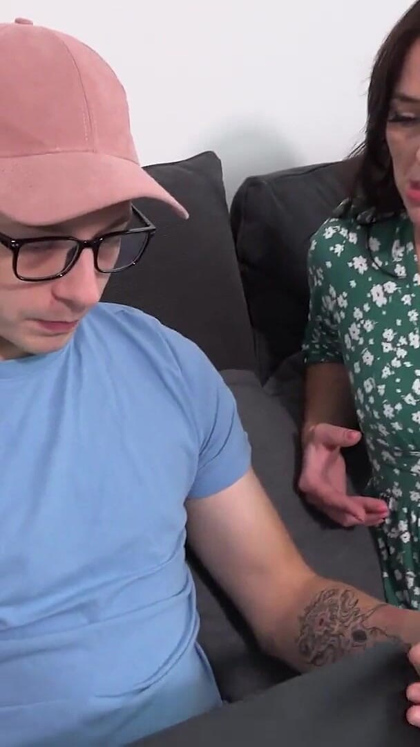 Aunt Judy's XXX: AuntJudysXXX - Hot Brunette MILF Nicole Blake Seduces the Computer Nerd