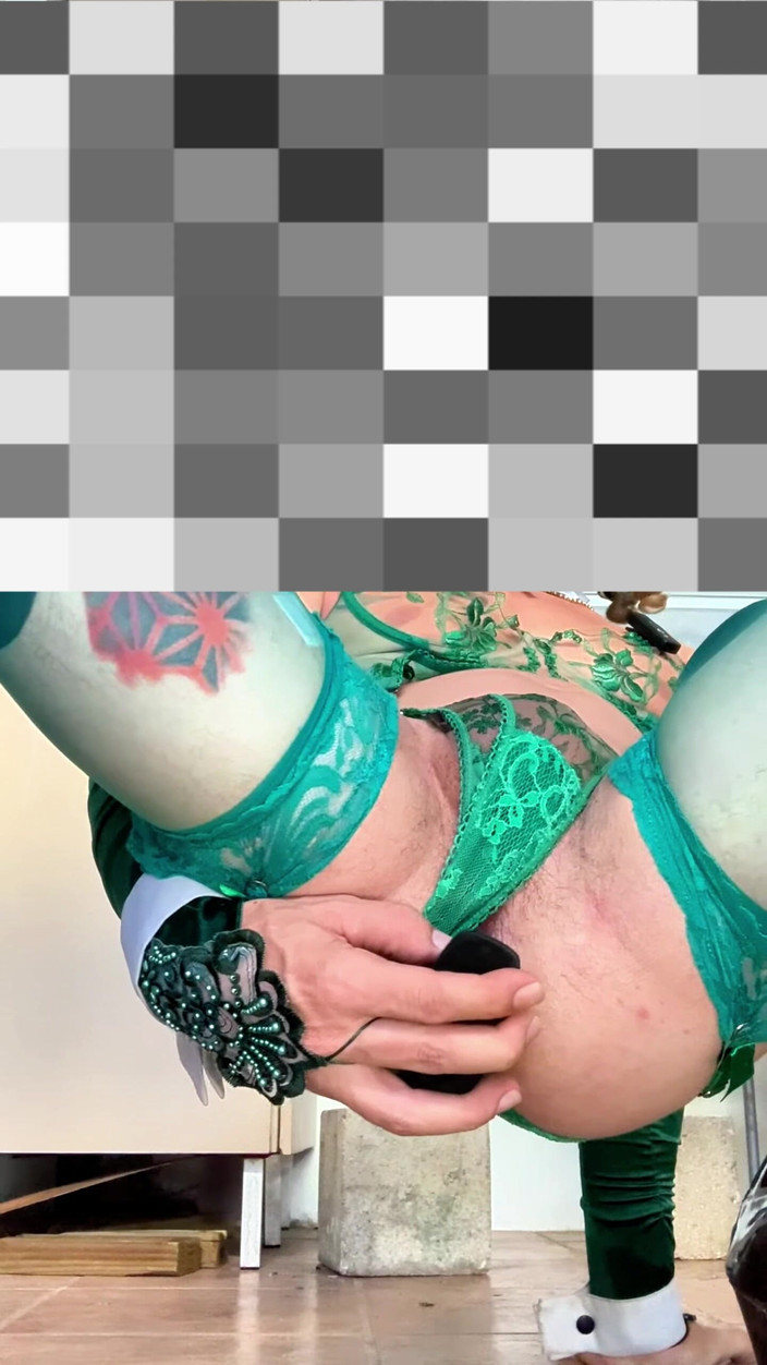 Benito414: Söt femboy mycket sexig strumpa underkläder som visar sina trosor...