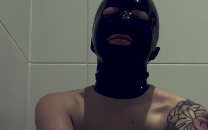 Louna X: Lateks banyo bölüm 1