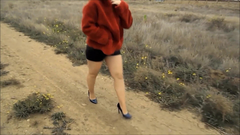 Nylon-Heels: Stile da lavoro in pantaloncini