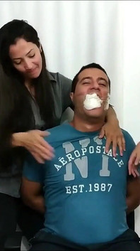 Legat și futut cu jucării de o mamă vitregă și de fiica ei vitregă!