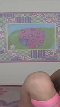 Hot Blonde Surfer Girl Lil Lexy Is Masturbating and Pleasuring