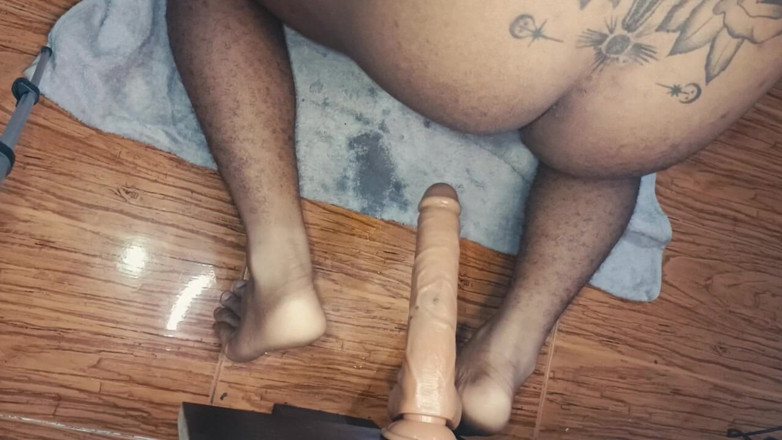 Foxxx_paulo: 장난기 가득한 엉덩이가 성기를 원해