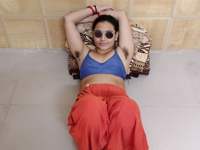 The Girl Got Her Younger Stepbrother to Remove Her Armpit Hair (Khushboo bhabhi)