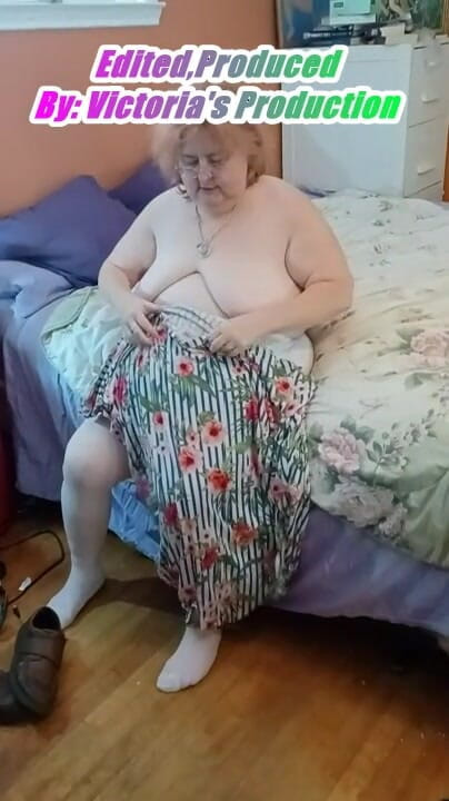 BBW nurse Vicki adventures with friends: BBW Pielęgniarka Vicki Zakłada Dla Ciebie Biały Wąż Do Majtek!