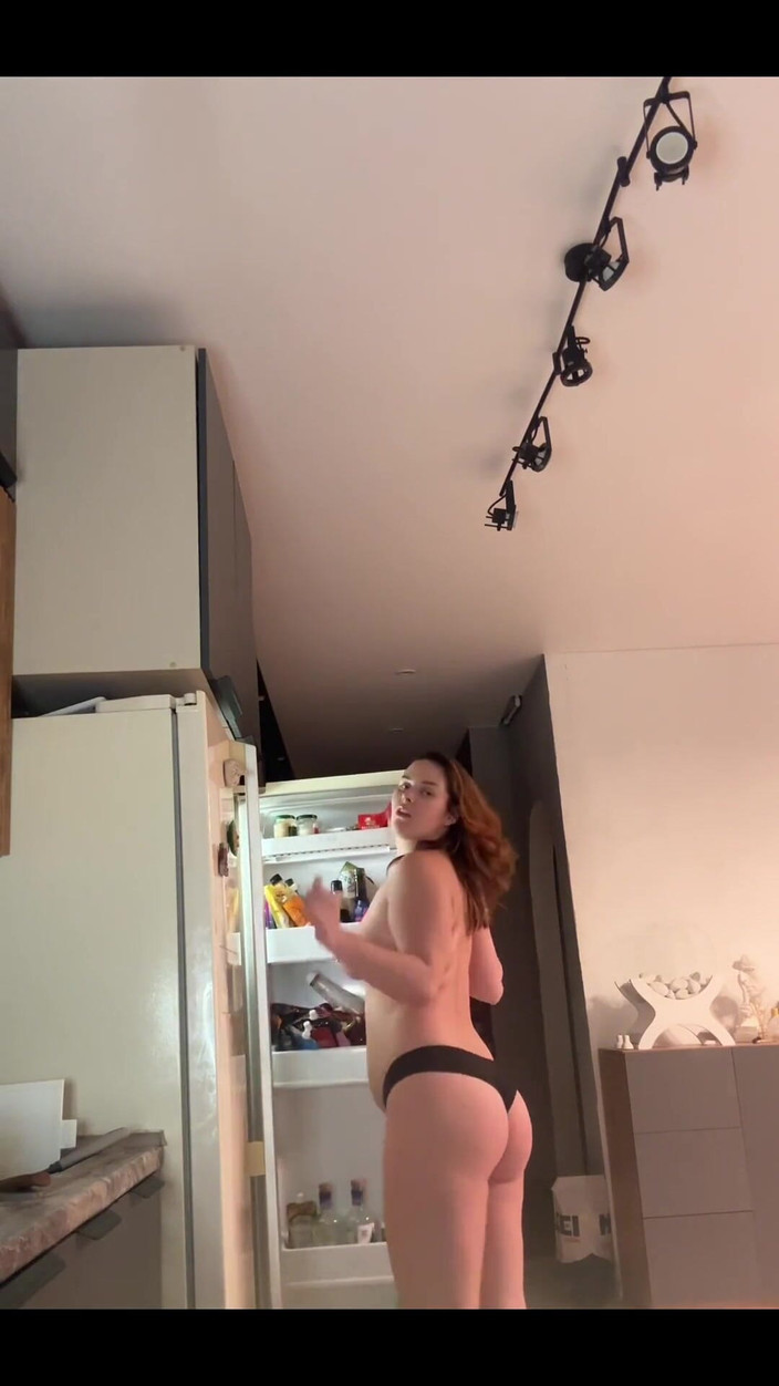 Fox Flame: 你想要看我每天为你做饭吗？