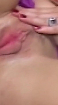 Loira ninfomaníaca milf bunda recheada em duro anal martelando - gozada interna