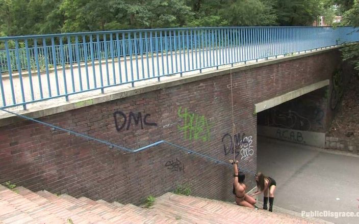 Public Disgrace by Kink: Найкраще в Європі: Анжеліка Харт, великі цицьки, публічне бондаж і приниження