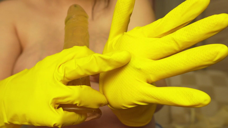 AmayaMori: Giantess Stepsister Puts Tiny Stepbrother in Her Yellow Dishwashing Glove...