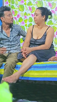 La coppia di sposi appena amore hanimun in goa hotel e si sono beccati su qualcosa di sbagliato