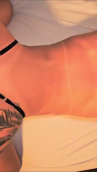 Transformando o cu dessa prostituta em uma buceta e deixando-o completamente escancarado do jeito que seu marido corno gosta