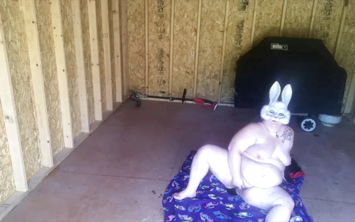 Lyla Switch: Bunny masturbates in the shed