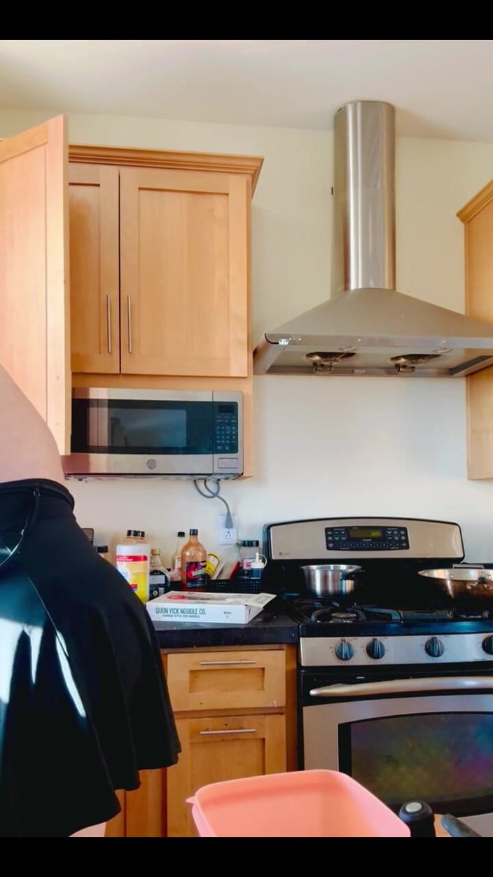 Christi Cream Cake: Topless Trans Bimbo MILF Makes Chow Mein