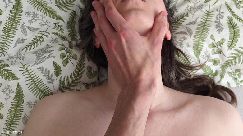 Cum_Passion: 熱くて官能的な手コキの後、胸に大量の射精!