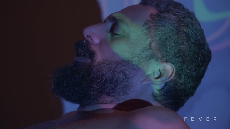Fever Films: Mükemmel ateşli esmerle seks sanatı