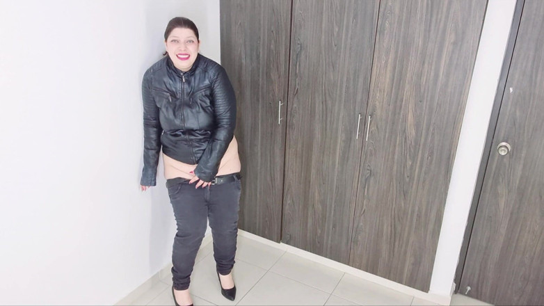 Alice H: Buttcrack Embarrassed House Tour
