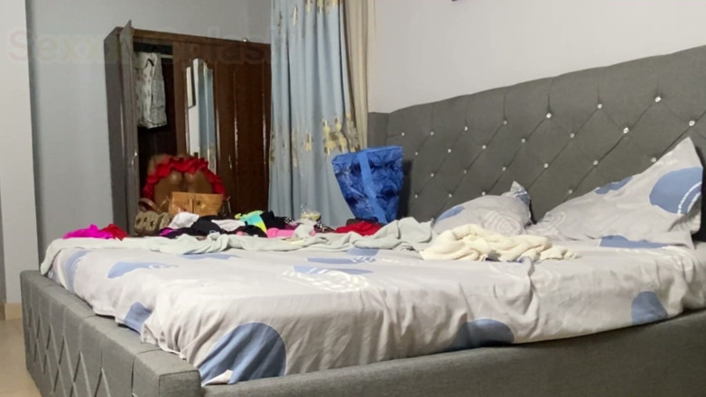 Sexxxy splash official: J’ai organisé ma chambre et j’ai rencontré des jouets excités.