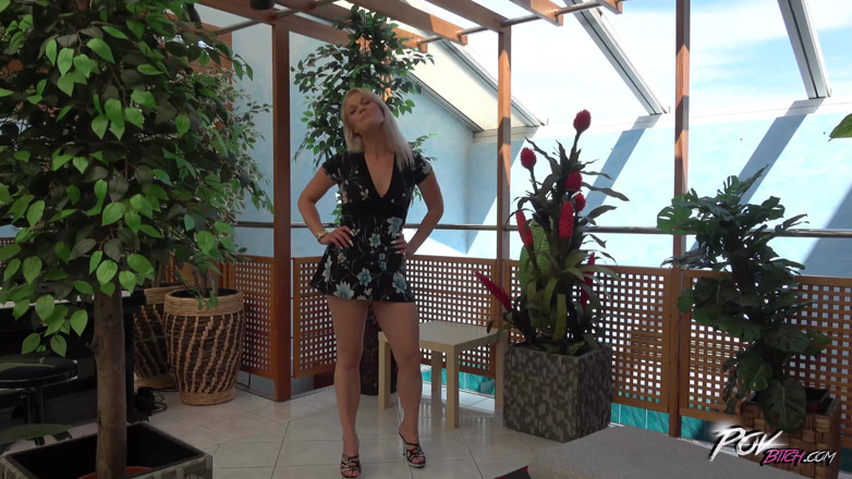 POV Bitch: Wild milf scream to get all the cum on her...