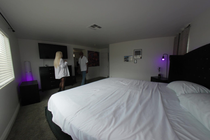 SHAUNDAM'S FBOMB VR: She Smells It on Him