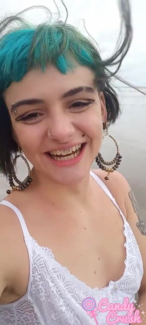 Mano Nico Official: Adoro succhiare il cazzo sulla spiaggia