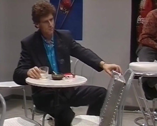 Vintage Climax: Olağanüstü koyu saçlı güzel kadın üçlü sekste sert sikiliyor