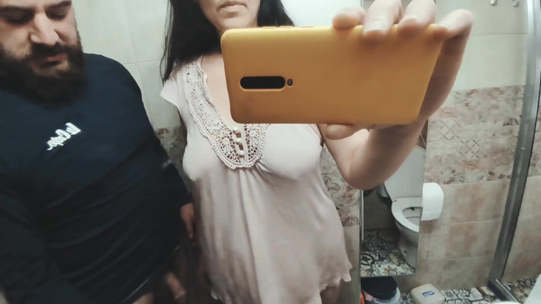 Hairy Homemade Amateur Orgasms: Sikanie w usta męża - fetysz upokorzenia