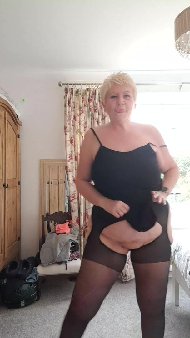 Uk Joolz: Collant sospeso intorno alla casa