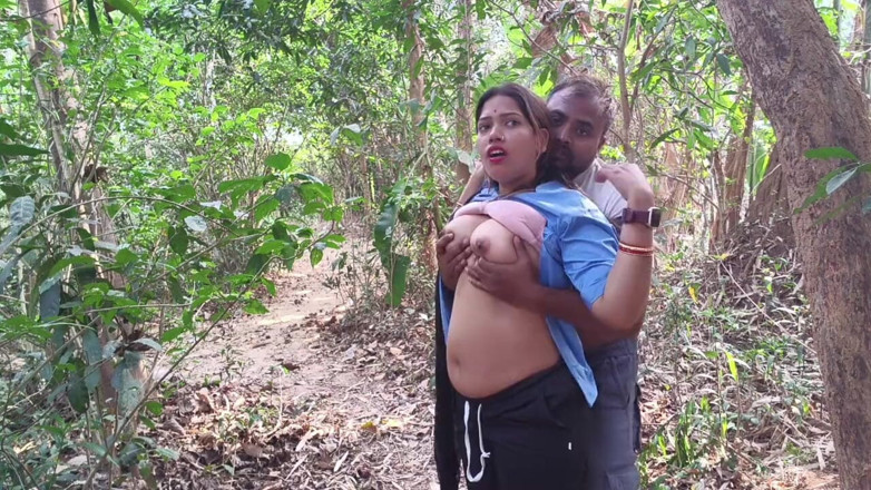 Sona bhabhi: Odia college-mädchen hardcore-fick mit ihrem freund im wald, odia sex...