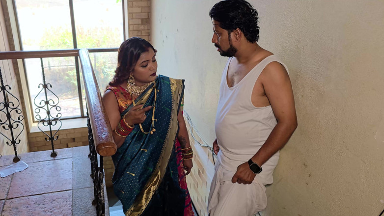 Aaka: भारतीय दो लड़के भाभी को चोदते हैं