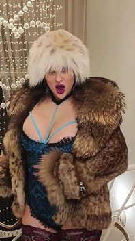 Goddess in Furs, Toilet Slavery