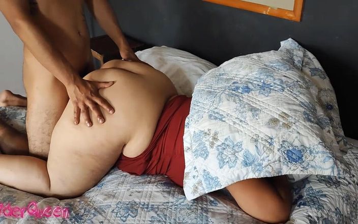 Mommy&#039;s fantasies: Doggystyle junger latina-mann fickt fette stiefmutter mit dickem arsch