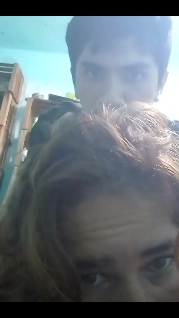 Fitcure1: Grabamos con el teléfono celular verticalmente mientras tomamos