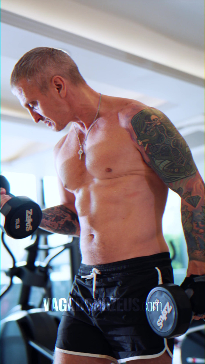 VagabondZeus - Erotic Filmmaker: Russian Straight Gym Bro Jerk-off After Hot Gym Session
