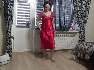 Sexy Milf: Nejrajcovnější můj outfit N4 Modeling sexy červená saténová noční košile pro...