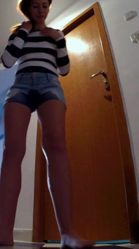 Skinny Redhead Pee in Her Short Jeans