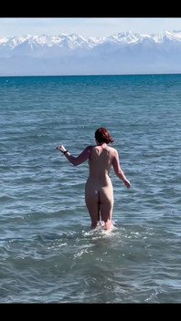 I Love It When Cool Waves Caress My Naked Body