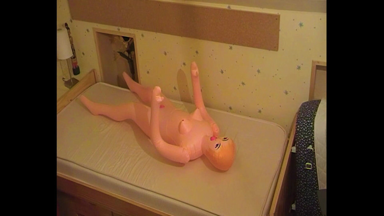 Mark Hannes: Sexdoll creampie šukání masturbace na posteli