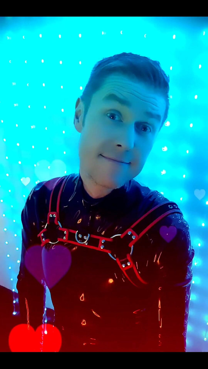 Roman Heart: Video Outtake klipu pro můj nový navijákLatexRubberBlackstyle