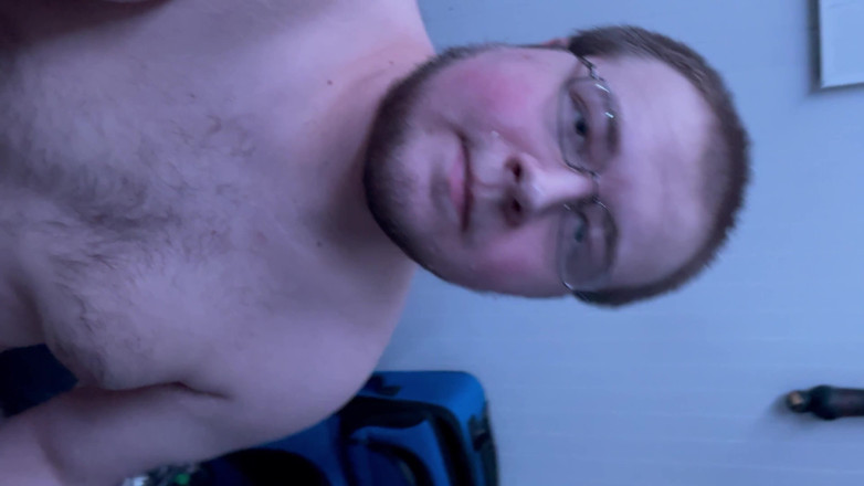 Chubbybidude: Chubby gay guy cums in his own mouth