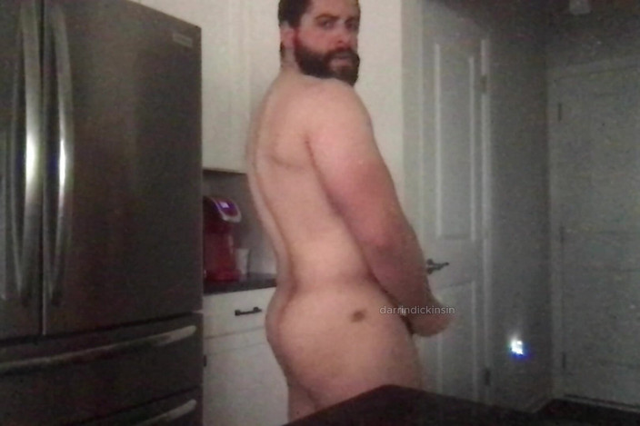 mascbeef95: Quick Cumshot in Kitchen