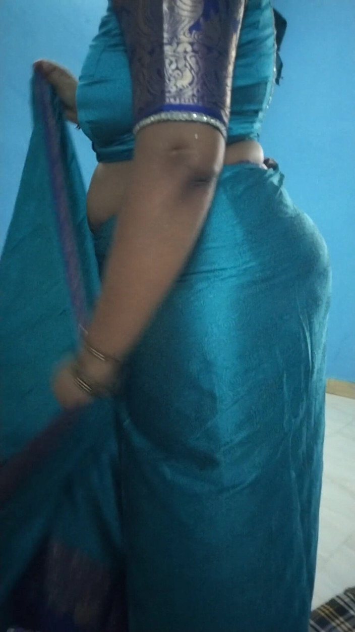 Tamil lesbian: Heißes sari-tragen