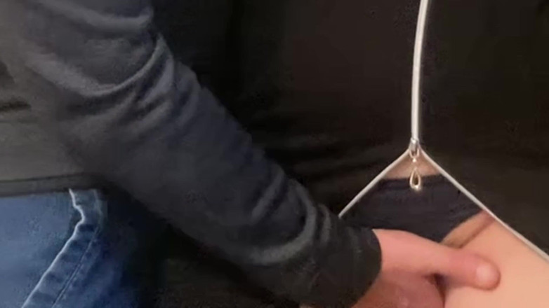 Niki studio: Wow! Lo sporco sconosciuto mi sgrilletta la figa in metropolitana