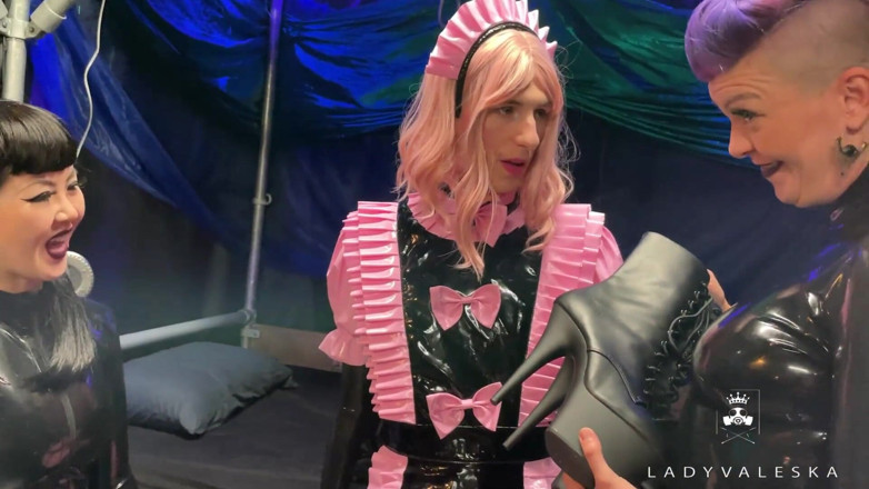 Lady Valeska: Paní Sissify svou hračku