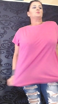 Wielkie jiggly cycki odbijające drżenie Flex Twarde sutki cycki