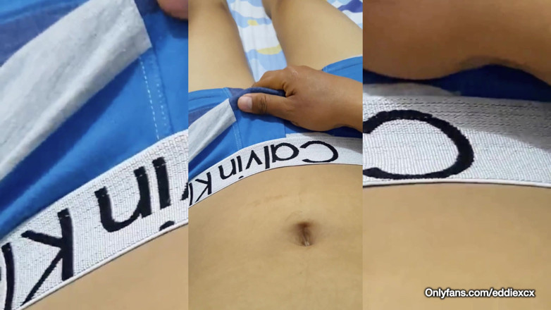eddiexcxc: Twink masturbuje się