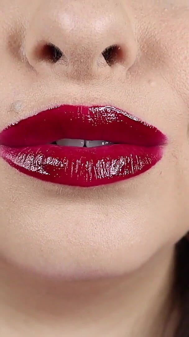 First Date Kissing (Sydney screams fetish) First Date Kissing (Sydney screams fetish)